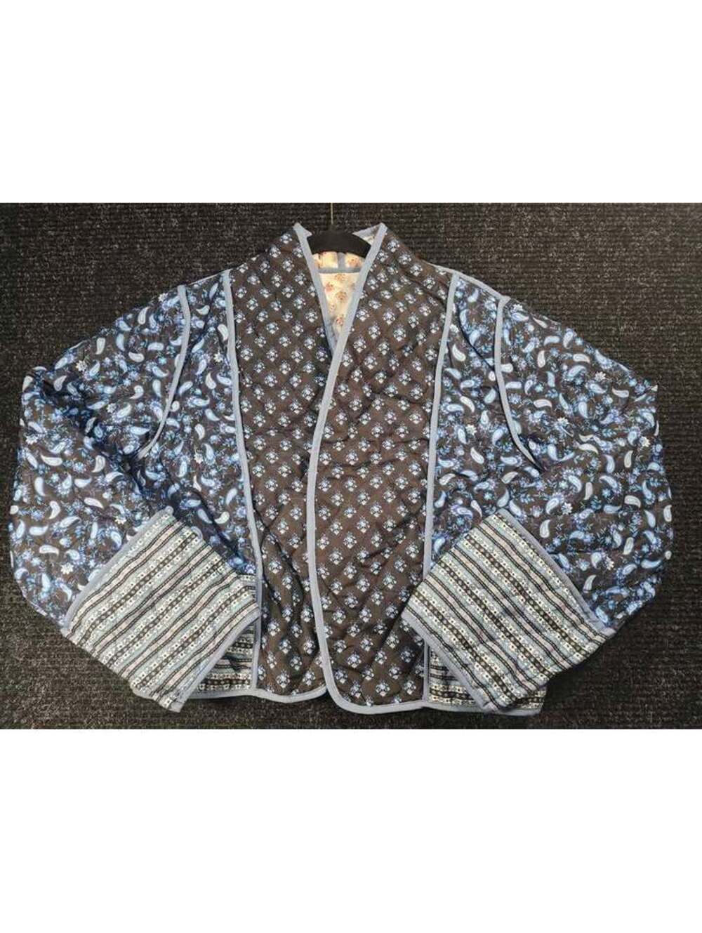 Blue Floral Paisley Quilted Reversible Jacket Size M